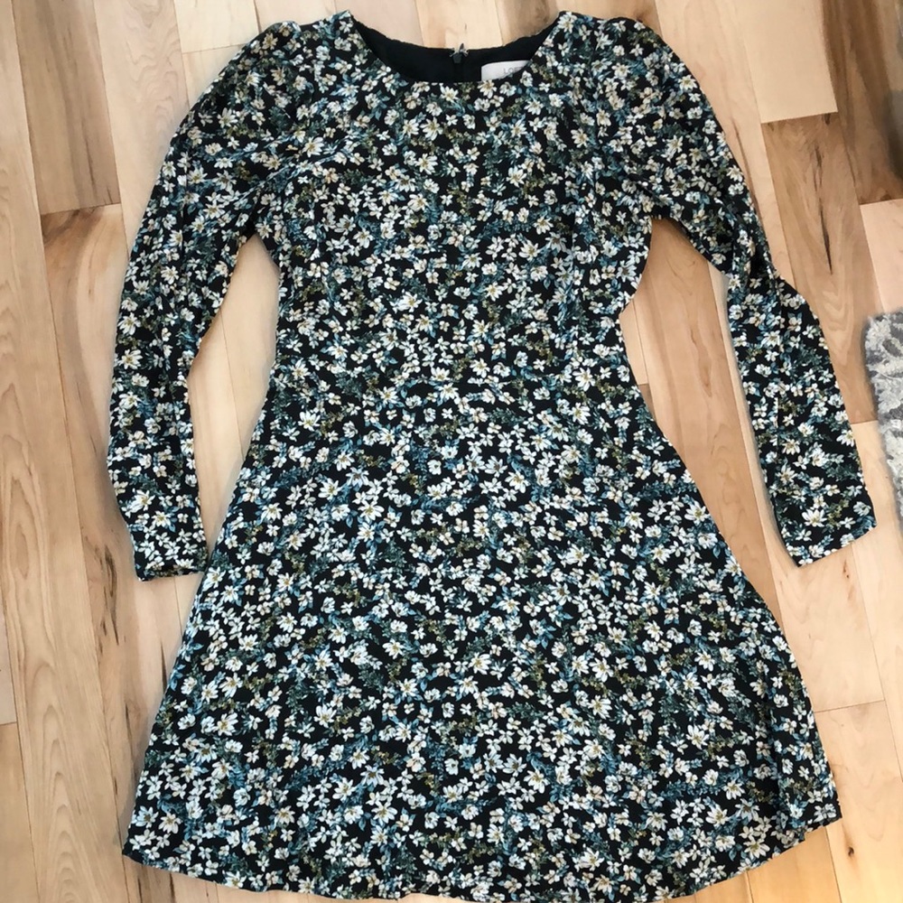 NEVER WORN flowered dress